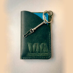 картхолдер из натуральной кожи ручной работы зелёный