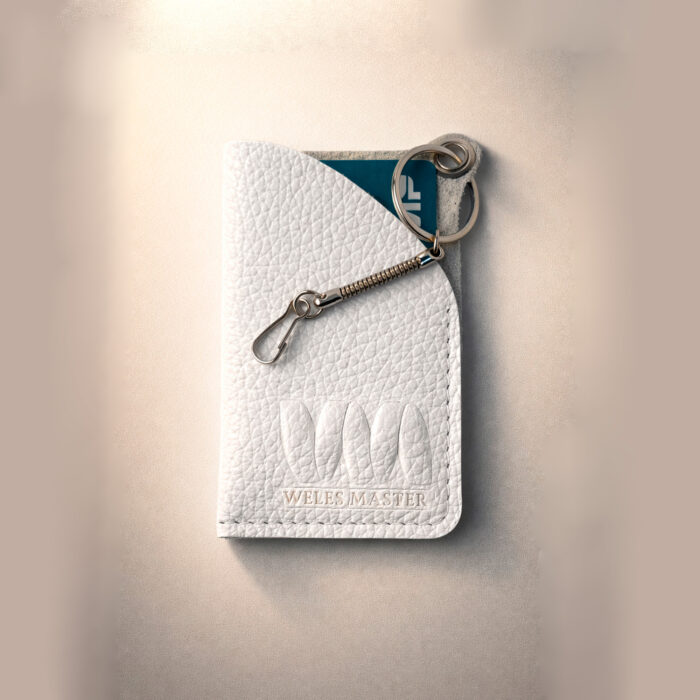 картхолдер из натуральной кожи ручной работы белый