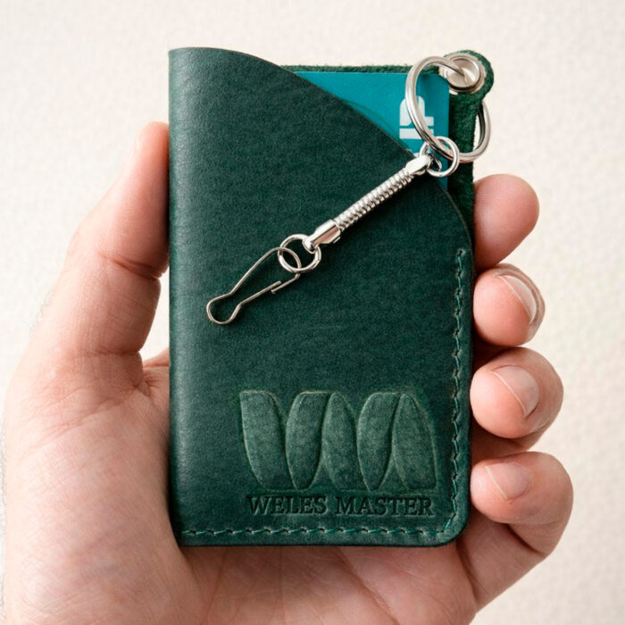 картхолдер из натуральной кожи ручной работы зелёный