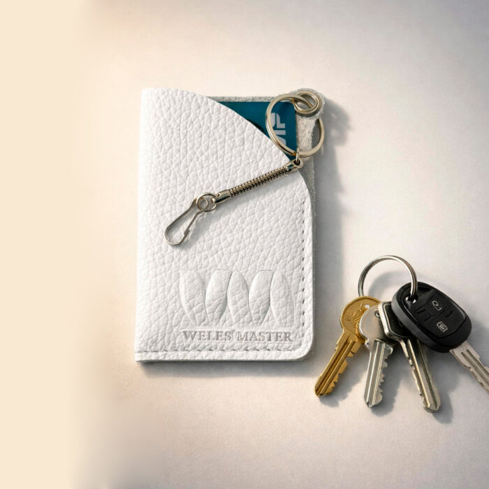 картхолдер из натуральной кожи ручной работы белый