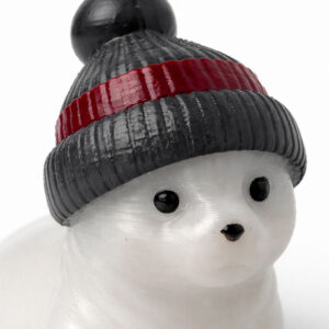 фигурка тюлень белёк белый в шапочке игрушка на ёлку сувенир