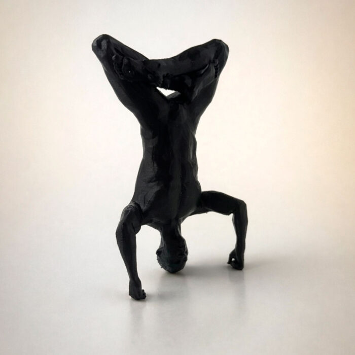 статуэтка йога человек полигональная для интерьера чёрная