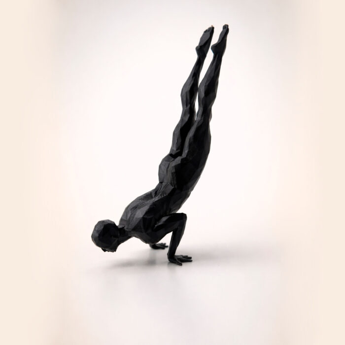 2 Статуэтка йога человек полигональная для интерьера