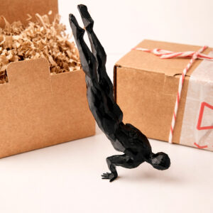 6 Статуэтка "Йога-человек" чёрная полигональная №03