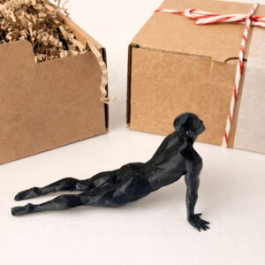 Статуэтка йога человек полигональная для интерьера