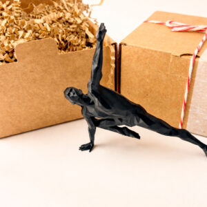 статуэтка йога человек полигональная для интерьера