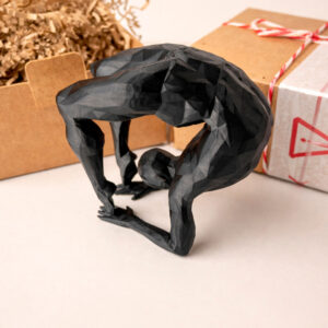 Статуэтка йога человек полигональная для интерьера