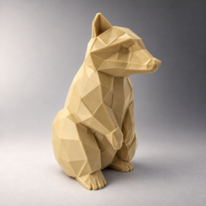 01 сайт Интерьерная полигональная фигурка Енот из ABS бежевая 3D-печать