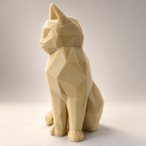 03 сайт Интерьерная полигональная фигурка Кот из ABS бежевая 3D-печать